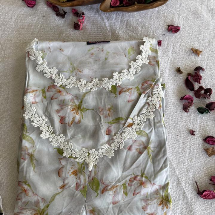 FLORAL V NECK LAYS MAXI | DUBAI MAXI