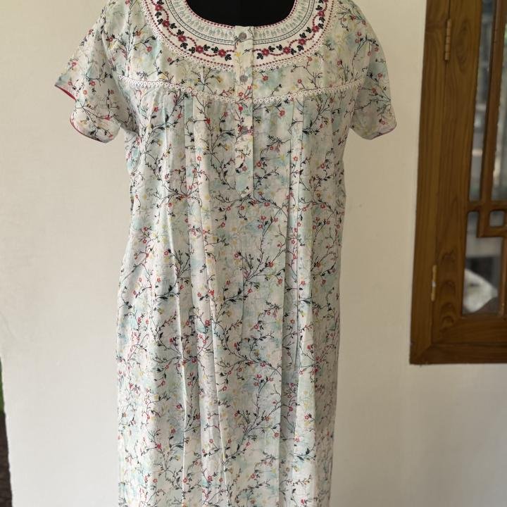 BLUISH WHITE FLOW MAXI | 533